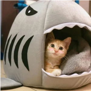 Coussin / Niche pour chat été / hiver en forme de requin en 3 tailles